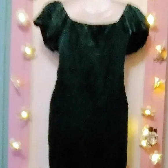 Simplee (L) Smocked Bodycon Off Shoulder Puff Short Sleeve Emerald Mermaid Dress - Picture 7 of 11